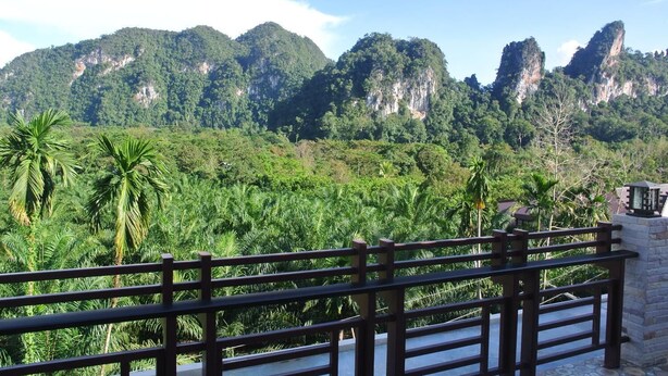 Balcony - Khao Sok Nature Place (Phanom)