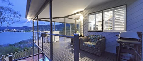 House, 4 Bedrooms | Terrace/patio