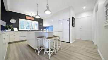 Rumah, 4 kamar tidur | Makan di kamar