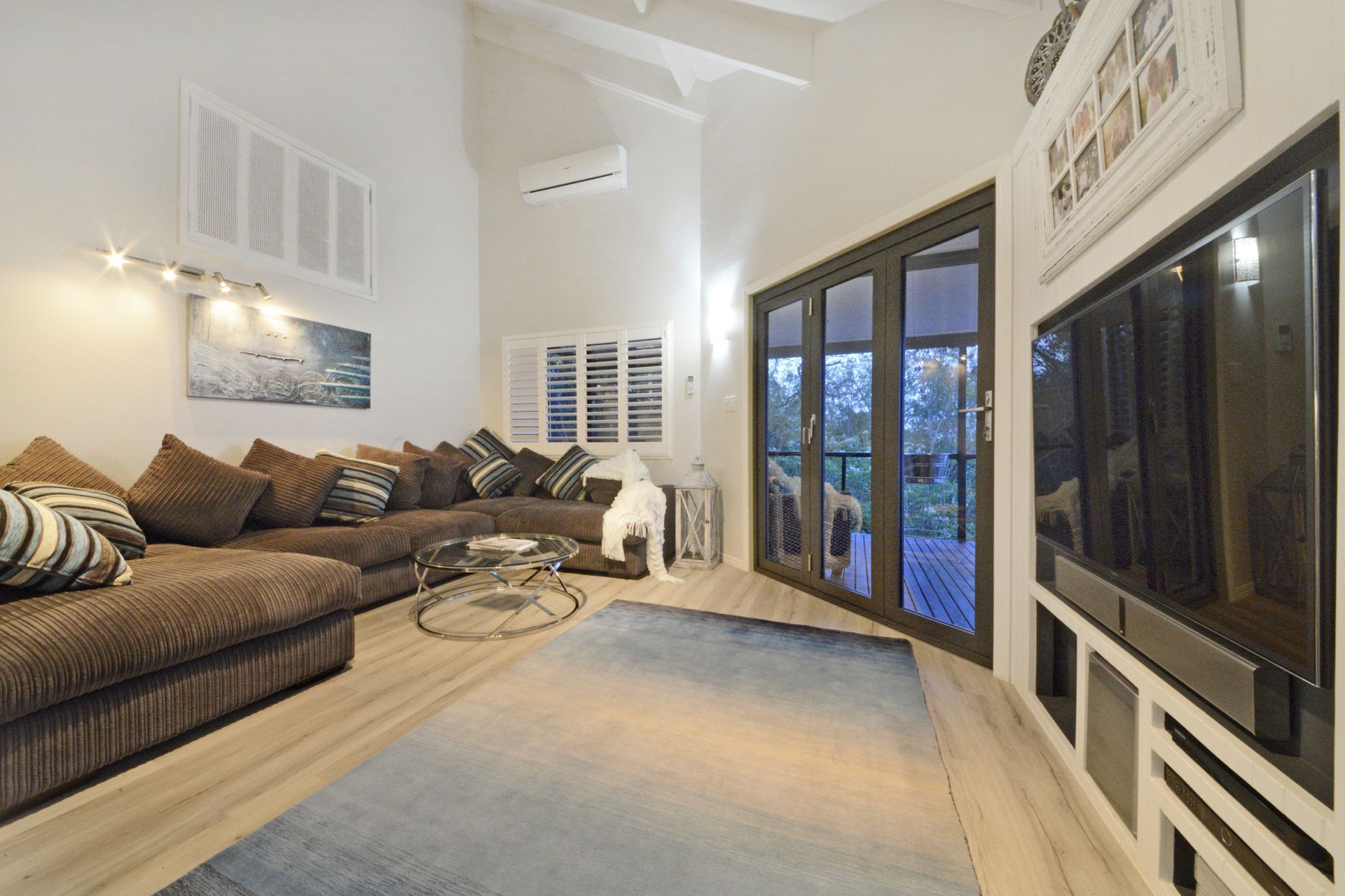 House, 4 Bedrooms | Ruang tamu | TV skrin rata 