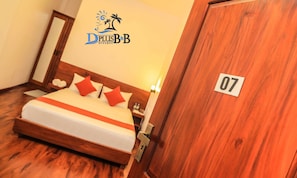 Minibar, in-room safe, soundproofing, rollaway beds - D Plus B&B Negombo (Negombo)