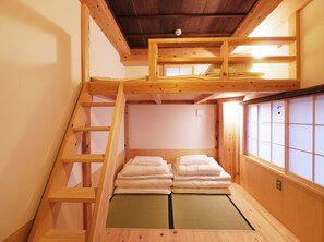 Japanese Room + 2 Bunker Beds with Private Shower Room | Free WiFi - Poly Hostel 2 Namba (Osaka)