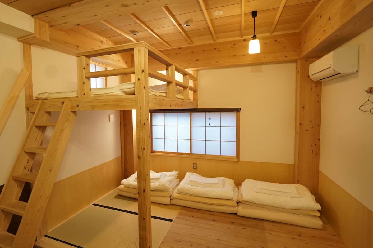 Japanese Room with Private Shower Room | Gratis wifi