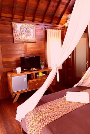 Bungalou Deluxe, 1 dormitori, vistes al jardí | Roba de llit d'alta qualitat, escriptori i habitacions insonoritzades