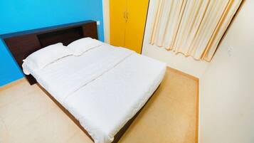 Family Apartment, 1 Bedroom | 1 bilik tidur, peralatan tempat tidur premium