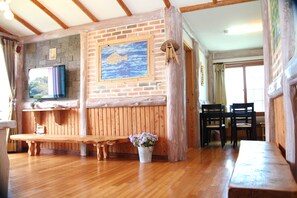 Room (17 PY) | Living area | Flat-screen TV - Beautyfull House (Seogwipo)