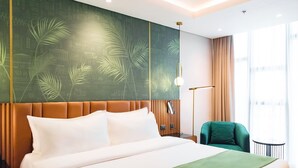 Rom – premium, 1 kingsize-seng, byutsikt | Minibar, safe på rommet, strykejern/-brett og wi-fi (inkludert)