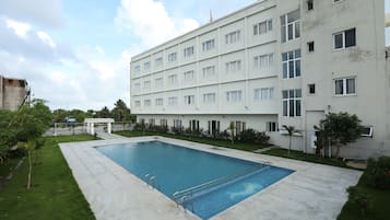 Outdoor pool, pool umbrellas