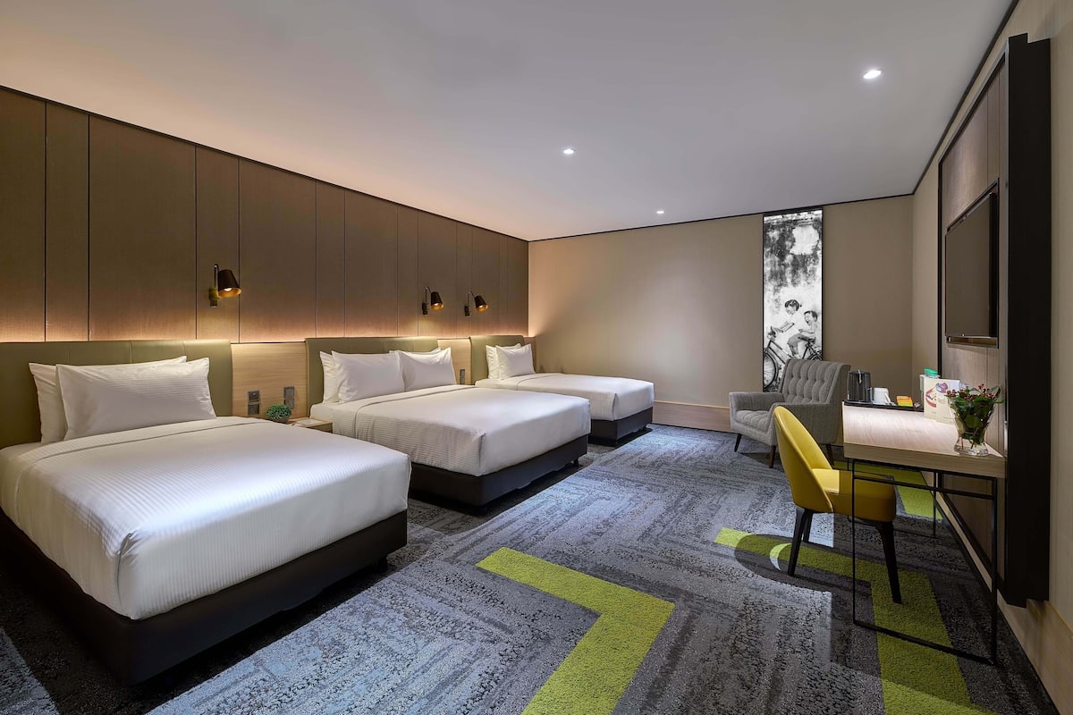 premium bedding, desk, free wifi