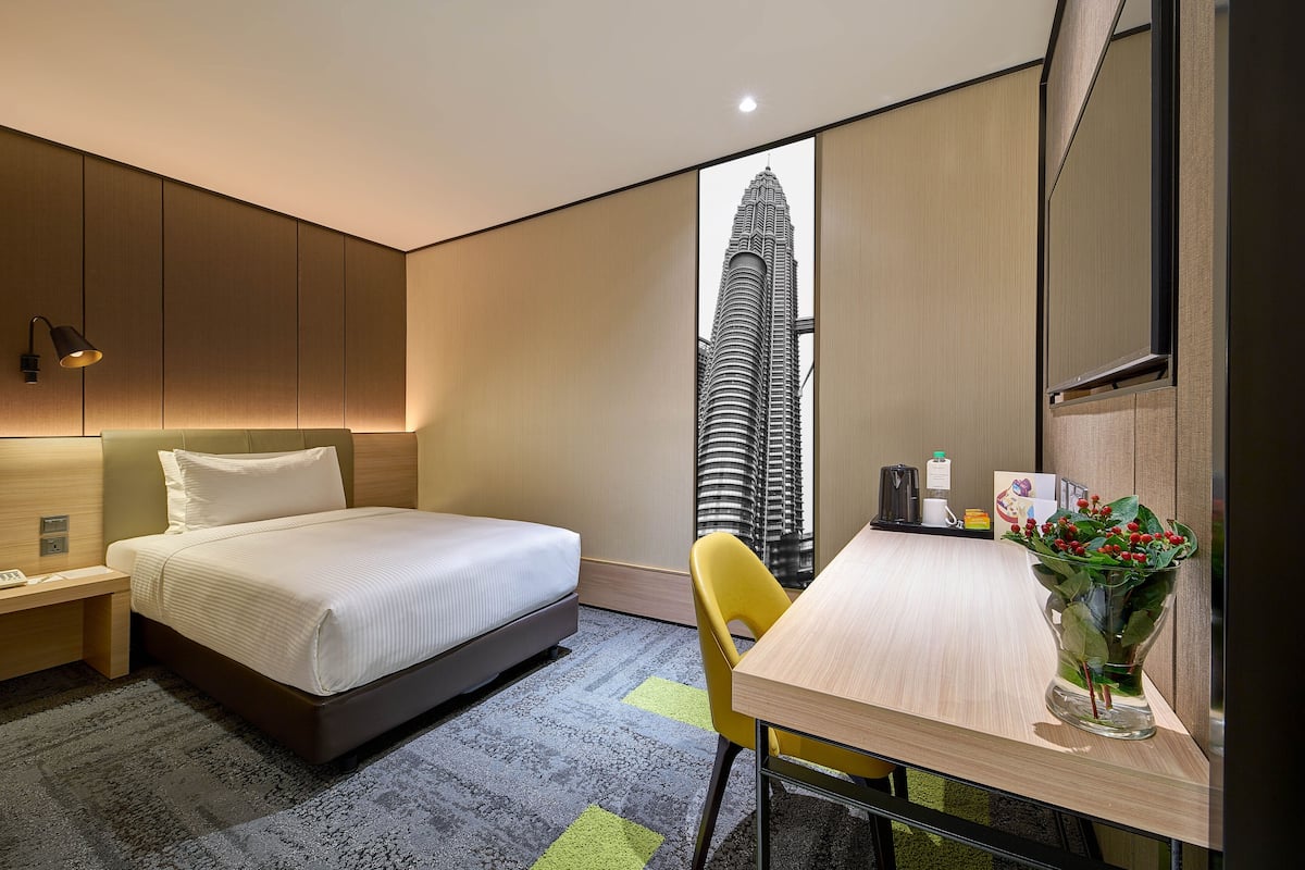 premium bedding, desk, free wifi