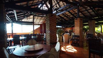 Breakfast, lunch, dinner served; international cuisine