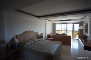 Studio | 客房內保險箱、書桌、遮光布/窗簾、免費無線上網