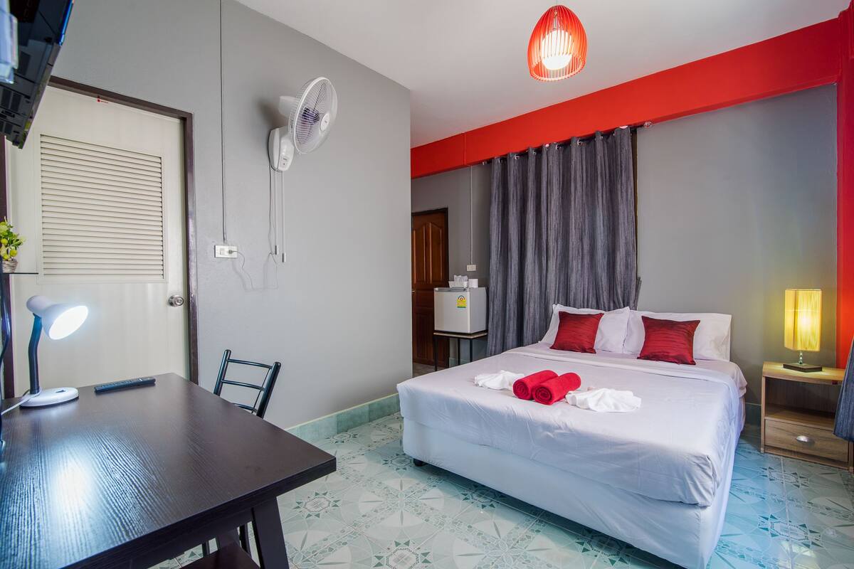 In-room safe, desk, blackout curtains, free WiFi