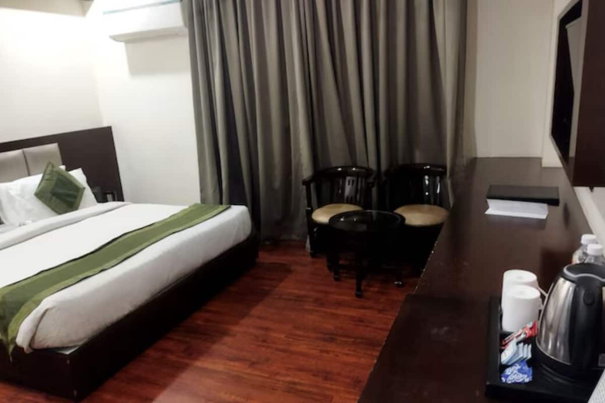 Executive Room | 1 bedroom, premium bedding, in-room safe, desk