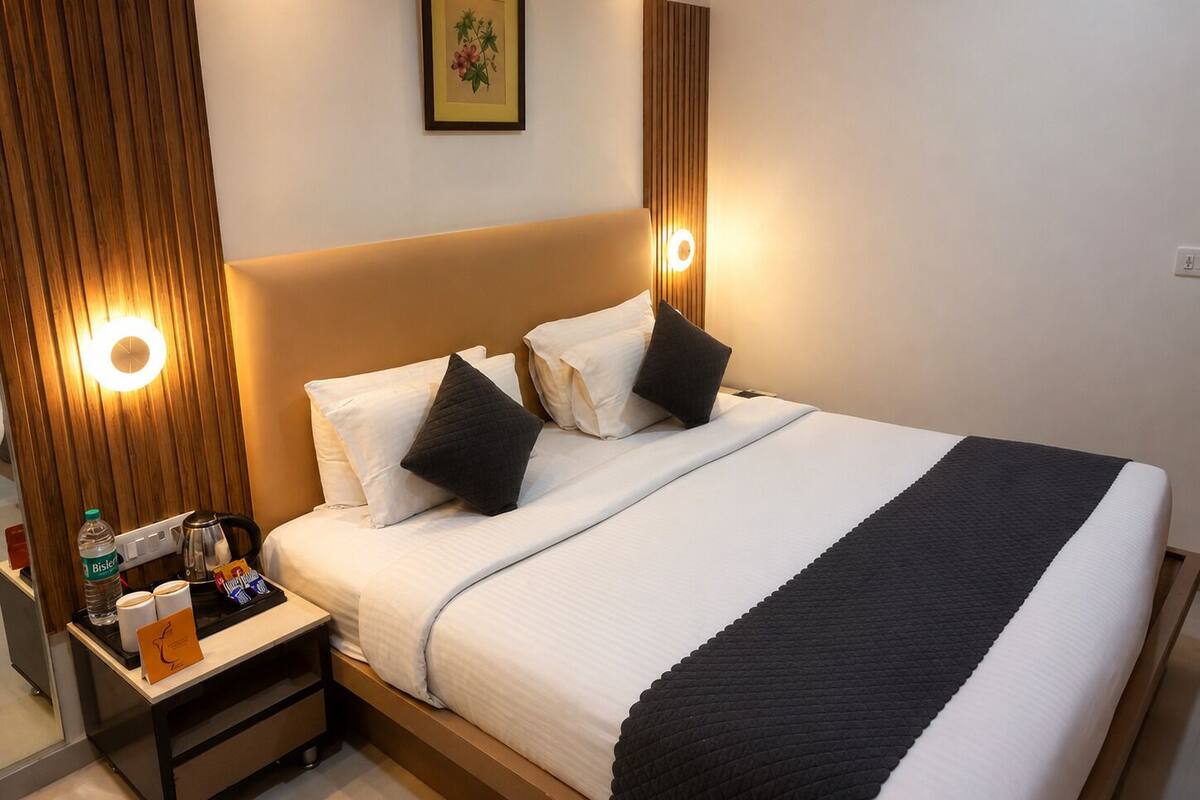 Premium Room, 1 Bedroom | Premium bedding, in-room safe, desk, soundproofing