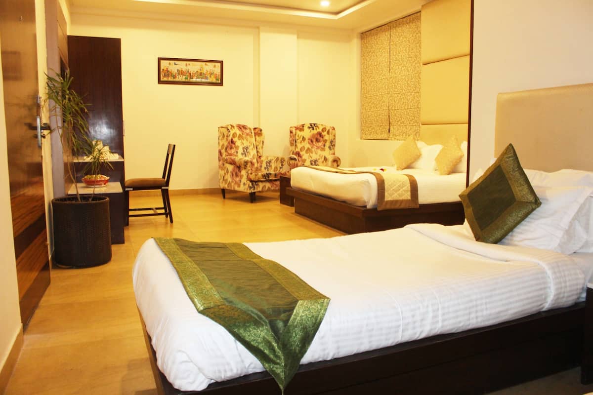 Suite | 1 bedroom, premium bedding, in-room safe, desk