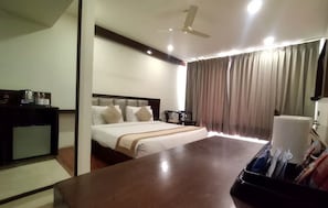 Chambre luxueuse | 1 chambre, literie de qualité, coffre-fort, bureau