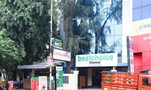 Fachada de la propiedad