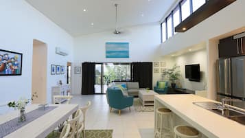 House, 4 Bedrooms | Living area | Flat-screen TV