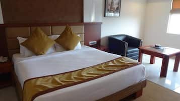 Premium bedding, minibar, in-room safe, desk