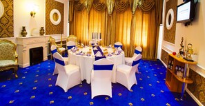 2 restaurants, breakfast, lunch, dinner served; Mongolian cuisine  - Puma Imperial Hotel (Ulaanbaatar)