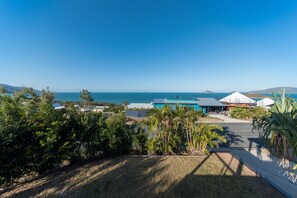 House, 3 Bedrooms | Balcony view