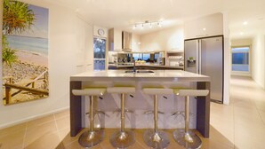 Casa, 3 habitaciones | Cocina privada