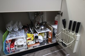 House | Private kitchen | Fridge, microwave, stovetop, electric kettle - Nagomiya Kyoto Minamiemmachi (Kyoto)