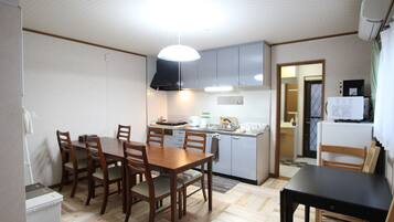 House | In-room dining