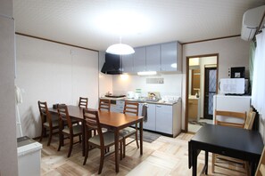 ハウス | 客室内のダイニングエリア