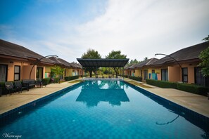 Outdoor pool, free pool cabanas