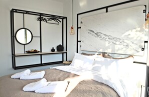 Deluxe Suite, Terrace (Gold) - The Athenians Modern Apartments (Athens)