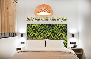 Deluxe Studio (Green) | Premium bedding, individually decorated, individually furnished, desk - The Athenians Modern Apartments (Athens)