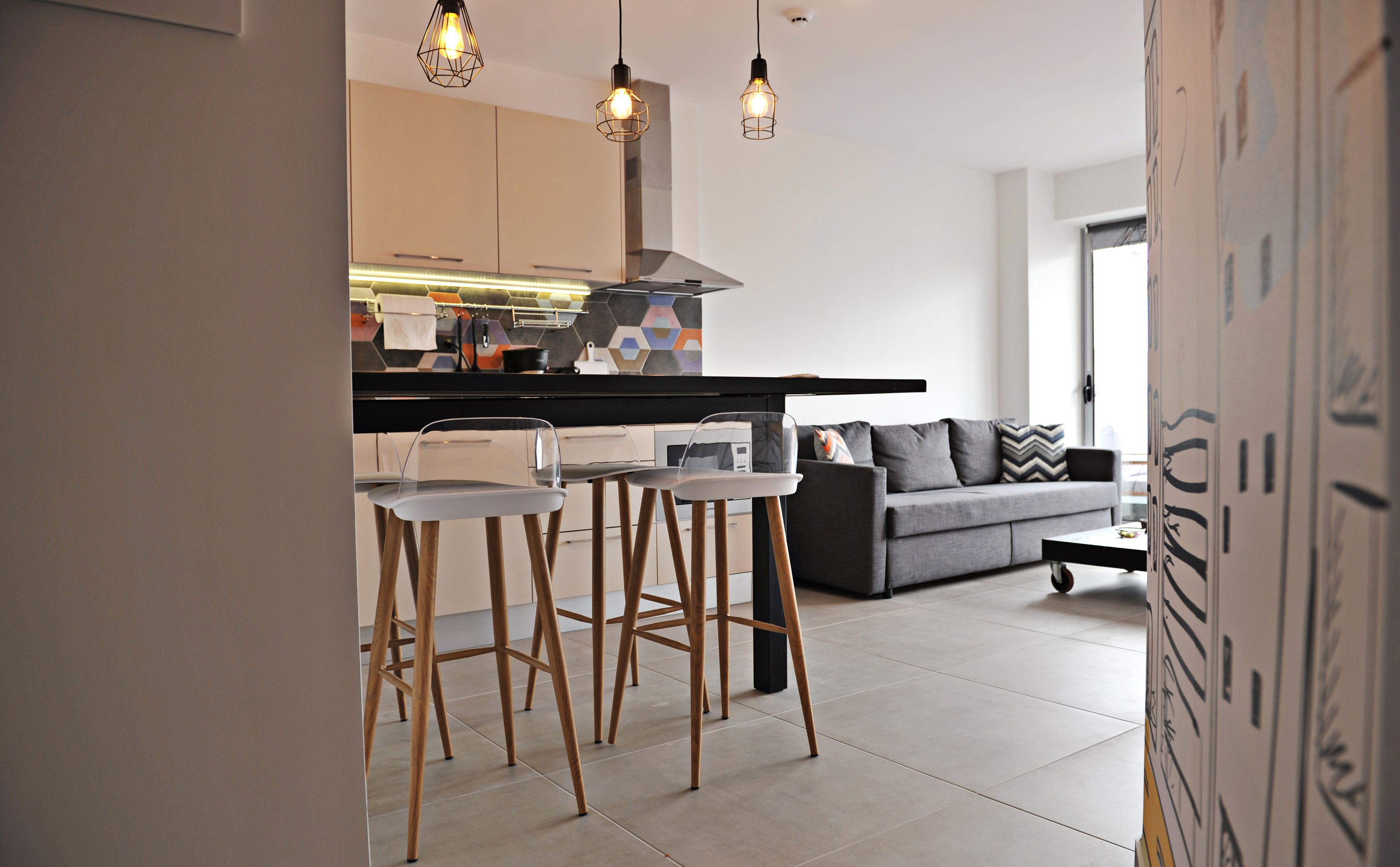 Familiesuite, terrasse (Orange) | Oppholdsområde | Flatskjerm-TV