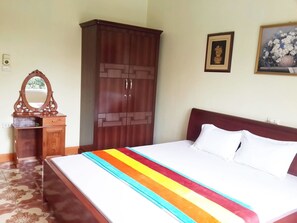 Minibar, desk, soundproofing, free WiFi - Hai Trang Hotel (Ha Long)