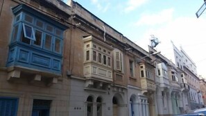Front of property - Valletta Mandraggio Apartment (Valletta)