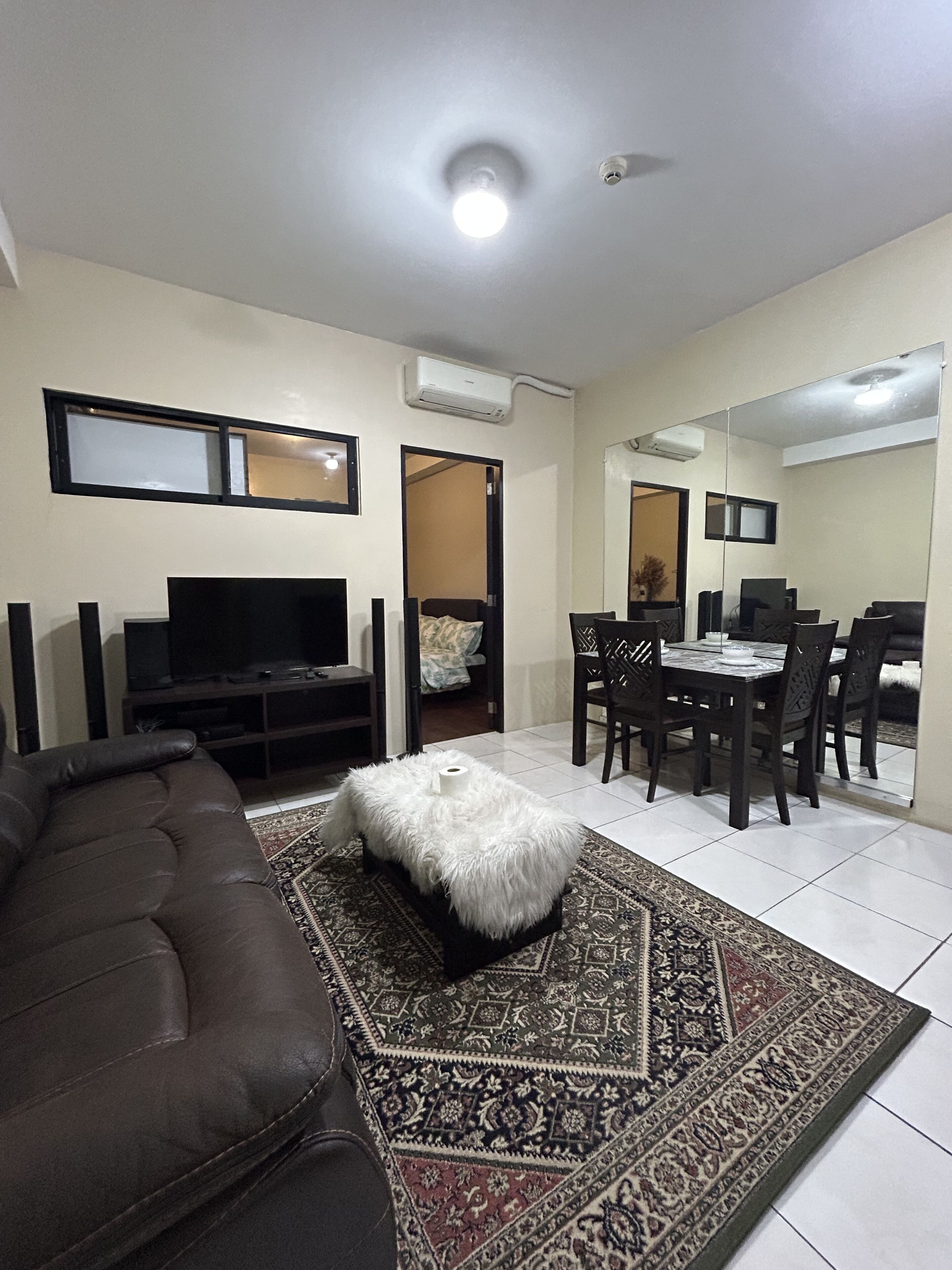 基础公寓式客房, 1 间卧室, 吸烟房, 海湾景观 | 起居区