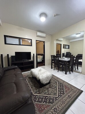 Basic Condo, 1 Bedroom, Smoking, Bay View | Living area - Manila Lee - Malate Bayview Mansion (Manila)