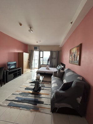 Basic-Apartment, 1 King-Bett, Balkon, Stadtblick | Terrasse/Patio