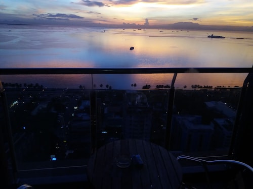 Manila Lee - Malate Bayview Mansion