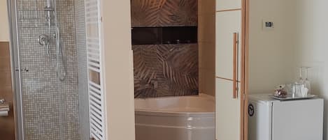 Chambre Deluxe double | Couette en duvet, bureau, rideaux dâobscurcissement