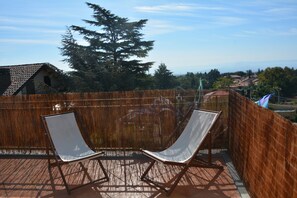 Appartement Duplex Panoramique, plusieurs lits, terrasse, vue mer | Terrasse/Patio
