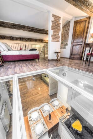 Standard Apartment, 2 Bedrooms | Interior detail - Signoria Elegant by Mmega (Florence)