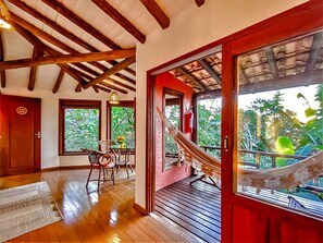 Deluxe Bungalow | Interior