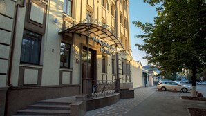 Unclassified image, 3 of 48, button - Mackintosh Hotel (Kyiv)