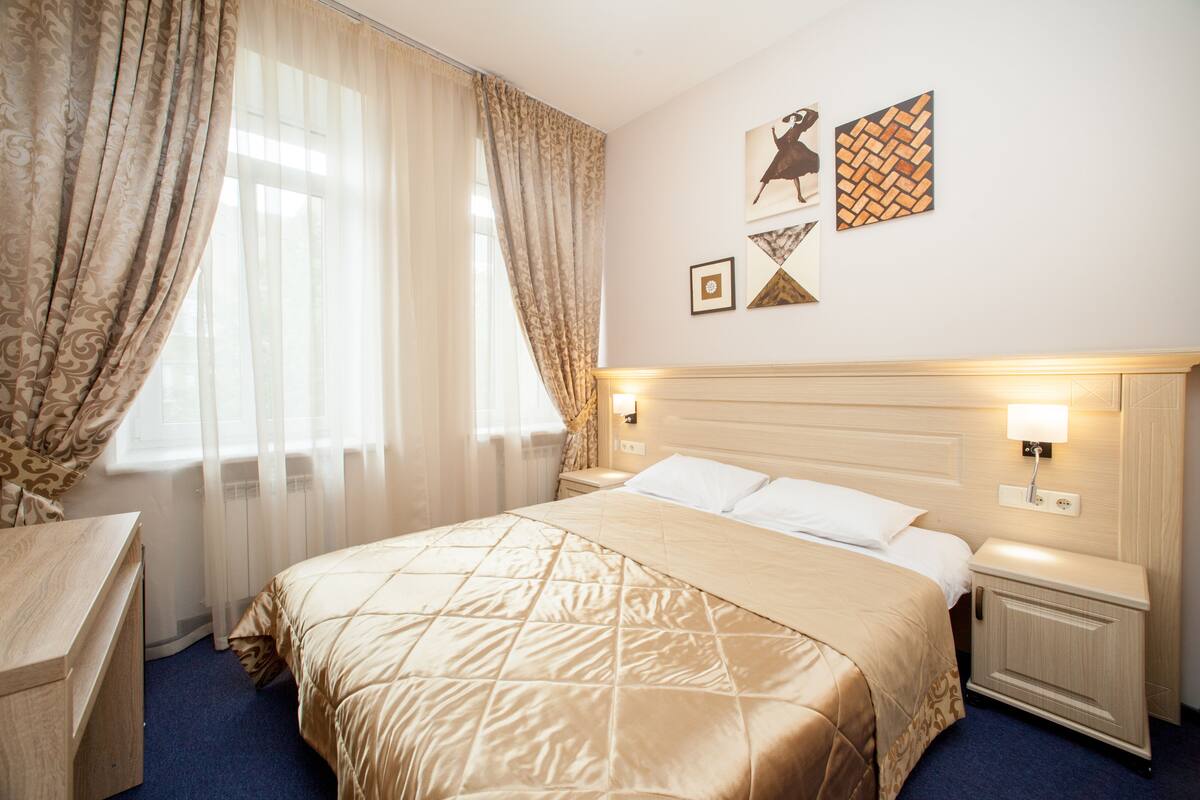 Standard Double Room | Premium bedding, in-room safe, desk, blackout drapes