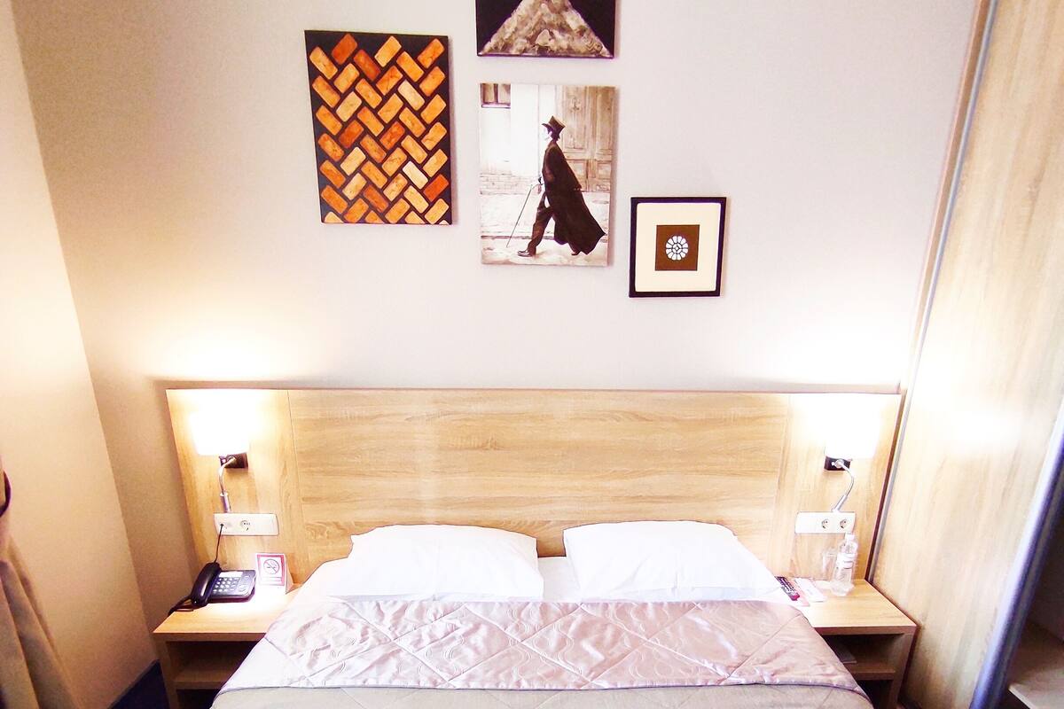 Standard Double Room | Premium bedding, in-room safe, desk, blackout drapes