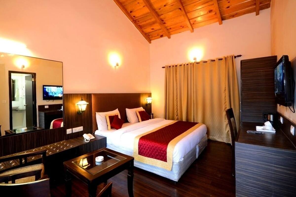 In-room safe, desk, free rollaway beds, free wired Internet