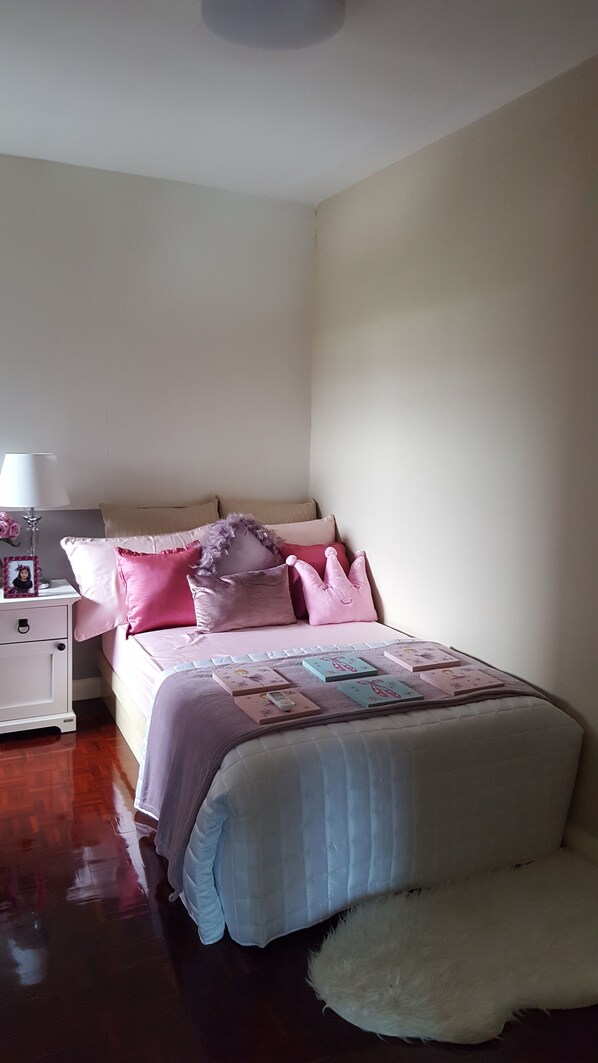 Desk, free WiFi - Popular Condo Muangthong Thani (Pak Kret)