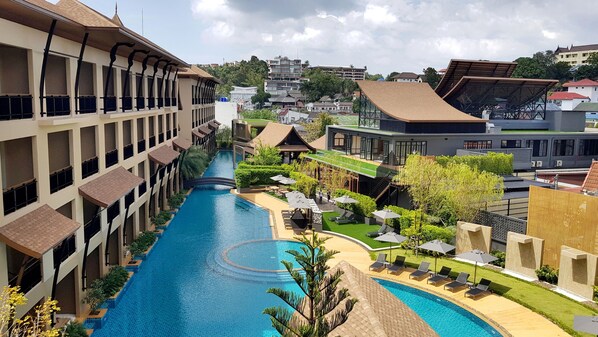 Outdoor pool, sun loungers